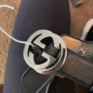 Mens gucci logo / embossed emblem belt